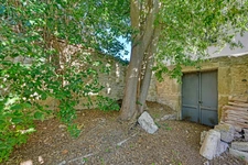 MAISON DE VILLAGE DE 345 M² AVEC JARDIN ET DÉPENDANCES