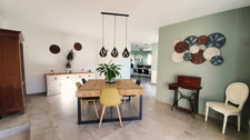 GRANDE MAISON RENOVEE AVEC APPARTEMENT T2 INDEPENDANT ET PISCINE 