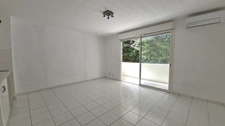 STUDIO LIBRE AVEC BALCON ET STATIONNEMENT