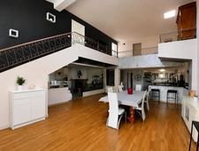 MAISON LOFT DE 165 M² AVEC TERRASSE ET PISCINE