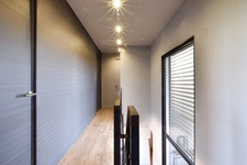 MAISON CONTEMPORAINE DE 5 CHAMBRES AVEC PISCINE ET PIÈCE DE LOISIRS