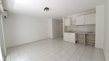 STUDIO LIBRE AVEC BALCON ET STATIONNEMENT