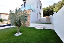 SUPERBE VILLA CONTEMPORAINE DE 5 CHAMBRES AVEC PISCINE SUR SOUS SOL AMENAGEABLE