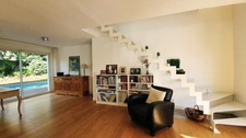 Belle maison rénovée de 6 pièces avec garage véranda et piscine