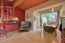 MAISON DE VILLAGE DE 345 M² AVEC JARDIN ET DÉPENDANCES