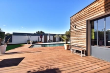 MAISON CONTEMPORAINE DE 5 CHAMBRES AVEC PISCINE ET PIÈCE DE LOISIRS