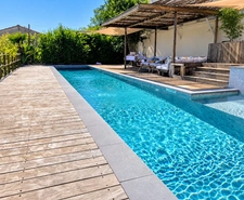 BELLE MAISON DE VILLAGE 7P AVEC JARDIN GARAGE ET PISCINE