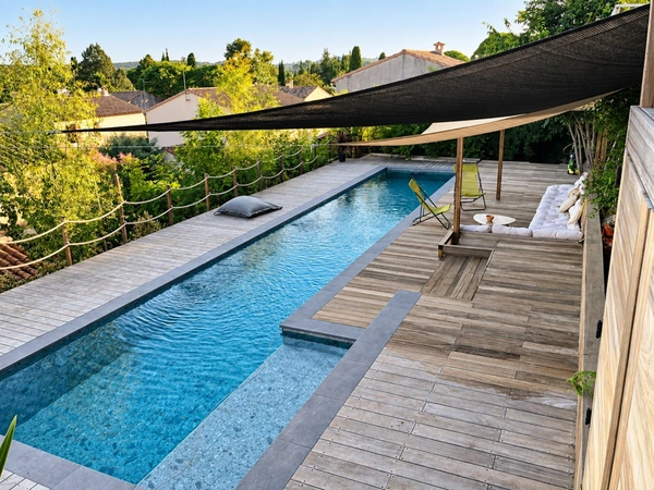 BELLE MAISON DE VILLAGE 7P AVEC JARDIN GARAGE ET PISCINE