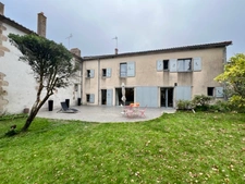 Maison à vendre 10 pièces MORTAGNE SUR SEVRE (85)