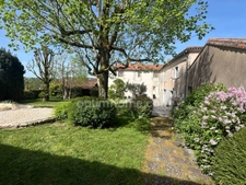 Maison à vendre 10 pièces MORTAGNE SUR SEVRE (85)