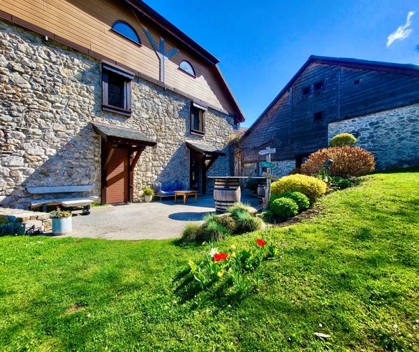 Dpt Haute Savoie (74), à vendre THOLLON-LES-MEMISES MAISON-GÎTE COEUR DE STATION 