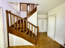 Maison 6 pièces, 5 chambres-Grand séjour-Vue panoramique-Sous-sol complet avec grand garage-Jardin aménagé