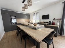 MAISON À VENDRE - RÉNOVÉE EN 2024 – 3 CHAMBRES – SOUS-SOL COMPLET – GARAGE et JARDIN – LISIEUX (14100)