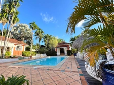 CAP EST – Le FRANCOIS – MAGNIFIQUE VILLA DE STANDING