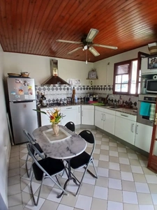 Maison T4 de 194 m² sur 2 niveaux – Place d’Armes Le Lamentin
