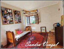 VILLA D'ARCHITECTE à DIGNE LES BAINS, avec une VUE REMARQUABLE, sans VIS à VIS, EXPOSITION SUD, 4 CHAMBRES
