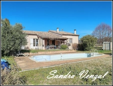 JOLIE MAISON DE PLAIN-PIED, à DABISSE, avec GARAGE et PISCINE, 140 m2 de surface habitable, 3 chambres, 1 garage sur une parcelle de 2490 m2