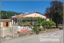EXCLUSIVITÉ – MAISON de PLAIN PIED avec JARDIN, VERANDA, CAVE et GARAGE au cœur de la Provence