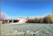 JOLIE MAISON DE PLAIN-PIED, à DABISSE, avec GARAGE et PISCINE, 140 m2 de surface habitable, 3 chambres, 1 garage sur une parcelle de 2490 m2