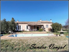 JOLIE MAISON DE PLAIN-PIED, à DABISSE, avec GARAGE et PISCINE, 140 m2 de surface habitable, 3 chambres, 1 garage sur une parcelle de 2490 m2