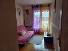 Appartement de trois chambres en rez de jardin avec grande terrasse et parking sécurisé.Vierzon centre ville.