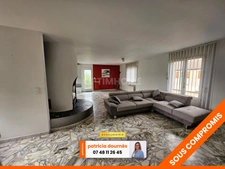 Maison sur sous sol,135m2 habitables en parfait état.Vierzon(18100).