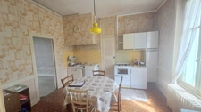 Maison de charme de 140m2 à rénover, 4 chambres,Vierzon Village