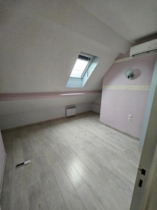 Maison sur sous sol,135m2 habitables en parfait état.Vierzon(18100).