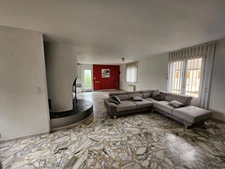 Maison sur sous sol,135m2 habitables en parfait état.Vierzon(18100).