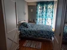 Appartement de trois chambres en rez de jardin avec grande terrasse et parking sécurisé.Vierzon centre ville.