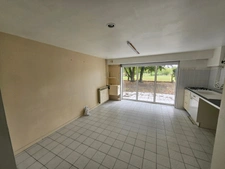 Maison sur sous sol,135m2 habitables en parfait état.Vierzon(18100).