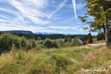 LE REVARD – TERRAIN À BÂTIR DE 985 M² AVEC VUE PANORAMIQUE SUR LES BAUGES