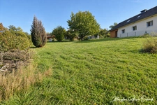 BEAU TERRAIN VIABILISÉ DE 839 M² – LIBRE CONSTRUCTEUR