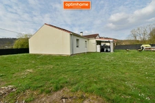 Profitez de la baisse de prix pour acquérir ce superbe pavillon de plain-pied moderne de 100 m², avec 3 chambres et un grand terrain.