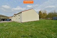Profitez de la baisse de prix pour acquérir ce superbe pavillon de plain-pied moderne de 100 m², avec 3 chambres et un grand terrain.
