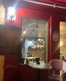 Bar-restaurant à VAL-D'OINGT (69)