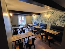 Bar-restaurant à VAL-D'OINGT (69)