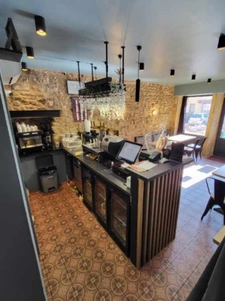 Bar-restaurant à VAL-D'OINGT (69)
