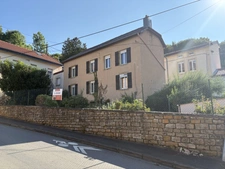 Maison de village 5 pièces avec jardin et fort potentiel – Réhon (54430)