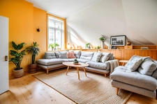 A vendre à proximité de la frontière Belge et Luxembourgeoise, un appartement à rénover dans une ancienne école qui ne demande qu’à faire sa prochaine rentrée!