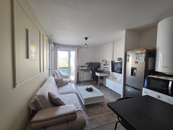 Appartement à vendre 2 pièces MEYZIEU (69)