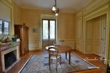 Maison à vendre 12 pièces  (01)