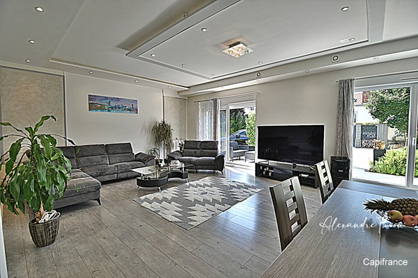 Maison à vendre 12 pièces SAINT DENIS LES BOURG (01)