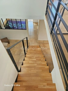 VILLA CONTEMPORAINE T5 OLLIOULES (83)