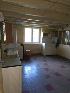Charmante maison des années 1950 sur parcelle de terrain de 1500m² entierement clôturée.