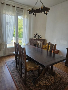 Charmante maison des années 1950 sur parcelle de terrain de 1500m² entierement clôturée.