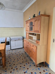 Charmante maison des années 1950 sur parcelle de terrain de 1500m² entierement clôturée.