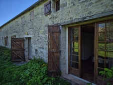 Corps de Ferme de 340 m2, avec plusieurs maisons indépendantes et 200 m2 de dépendances.