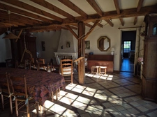 Corps de Ferme de 340 m2, avec plusieurs maisons indépendantes et 200 m2 de dépendances.