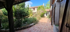 Corps de Ferme de 340 m2, avec plusieurs maisons indépendantes et 200 m2 de dépendances.